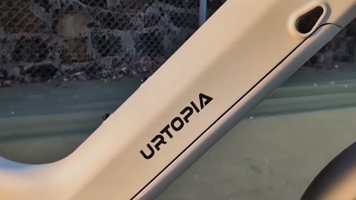 Bottom-mounted frame integrated battery on the Urtopia Joy Carbon