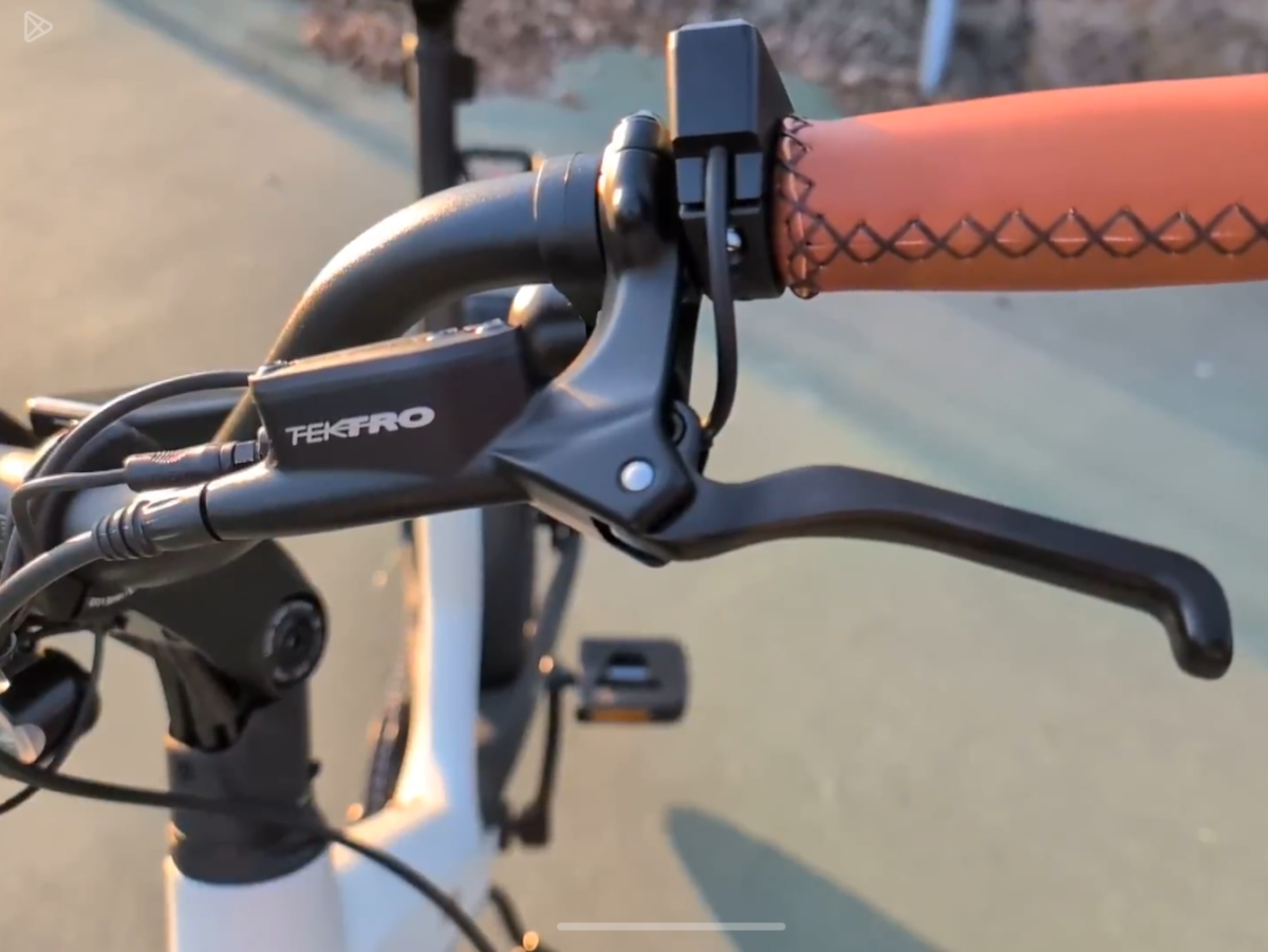 Tektro Hydraulic Disc Brake Levers with Motor Cutoff on the Urtopia Joy Carbon