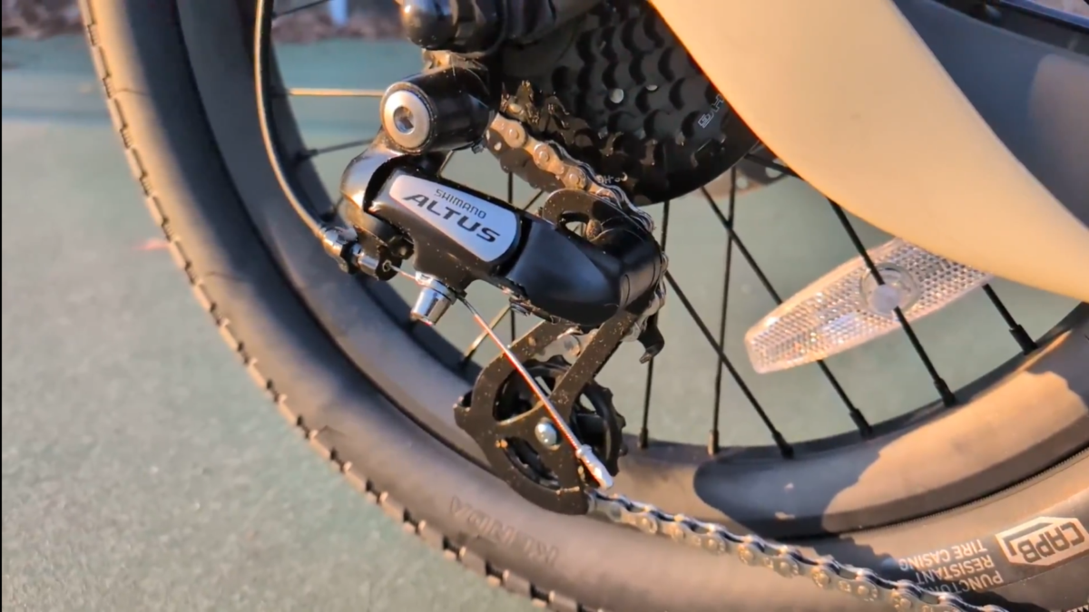 Shimano Altus Derailleur on the Urtopia Joy Carbon