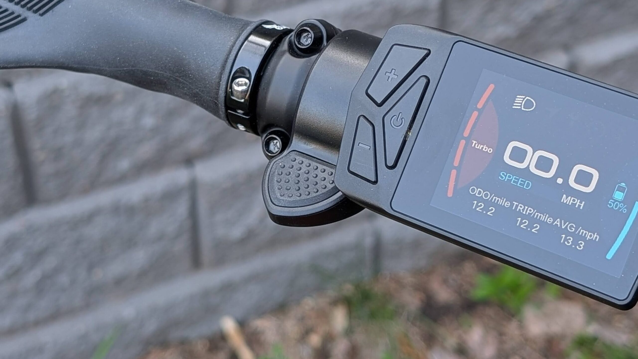 Left-side thumb throttle on the Euphree Solar Sparrow
