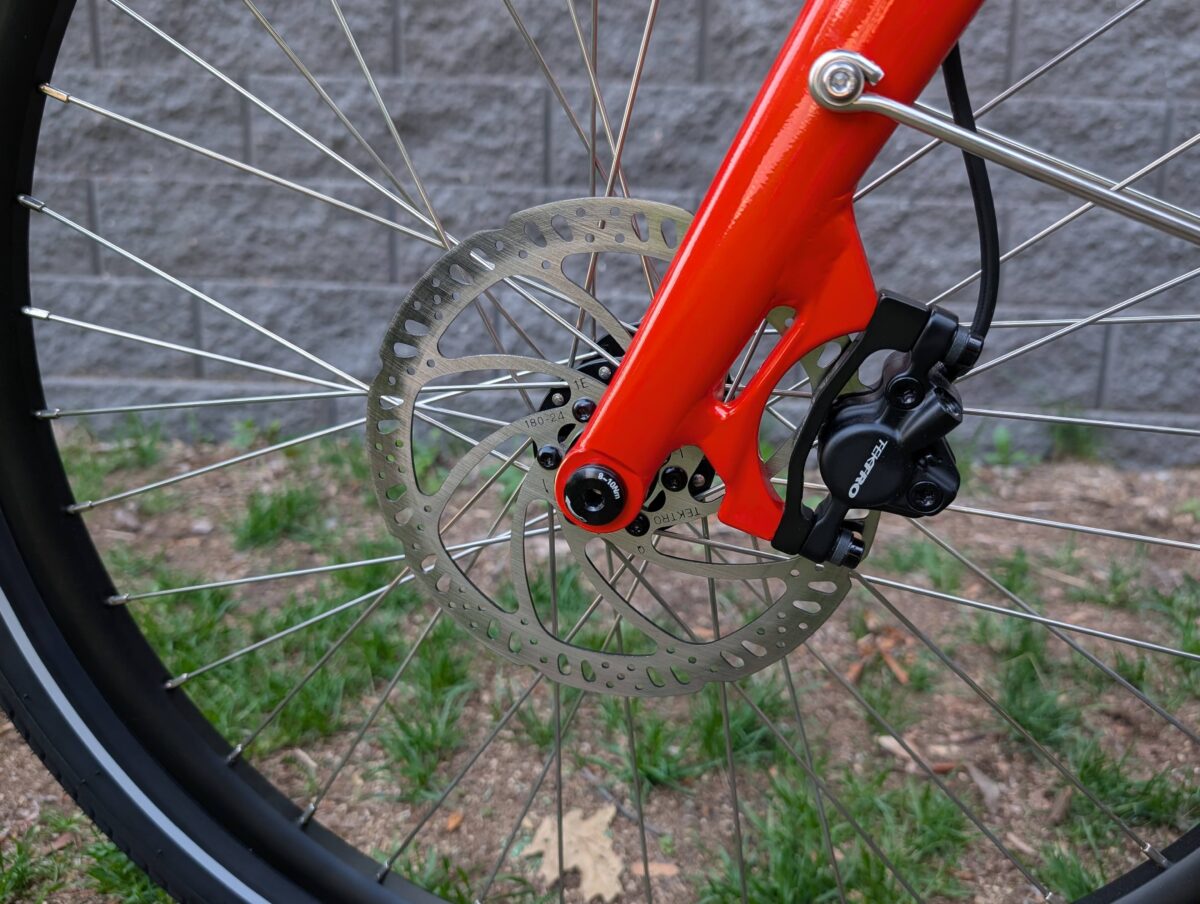 Tektro 2-piston Hydraulic Disc Brakes and 180mm Rotors on the Euphree Solar Sparrow