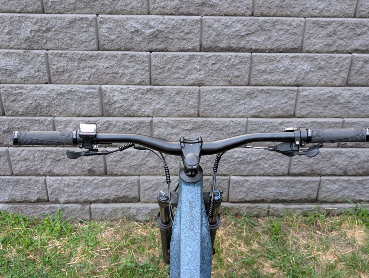 30.7" Wide Handlebars on the Ride1up TrailRush