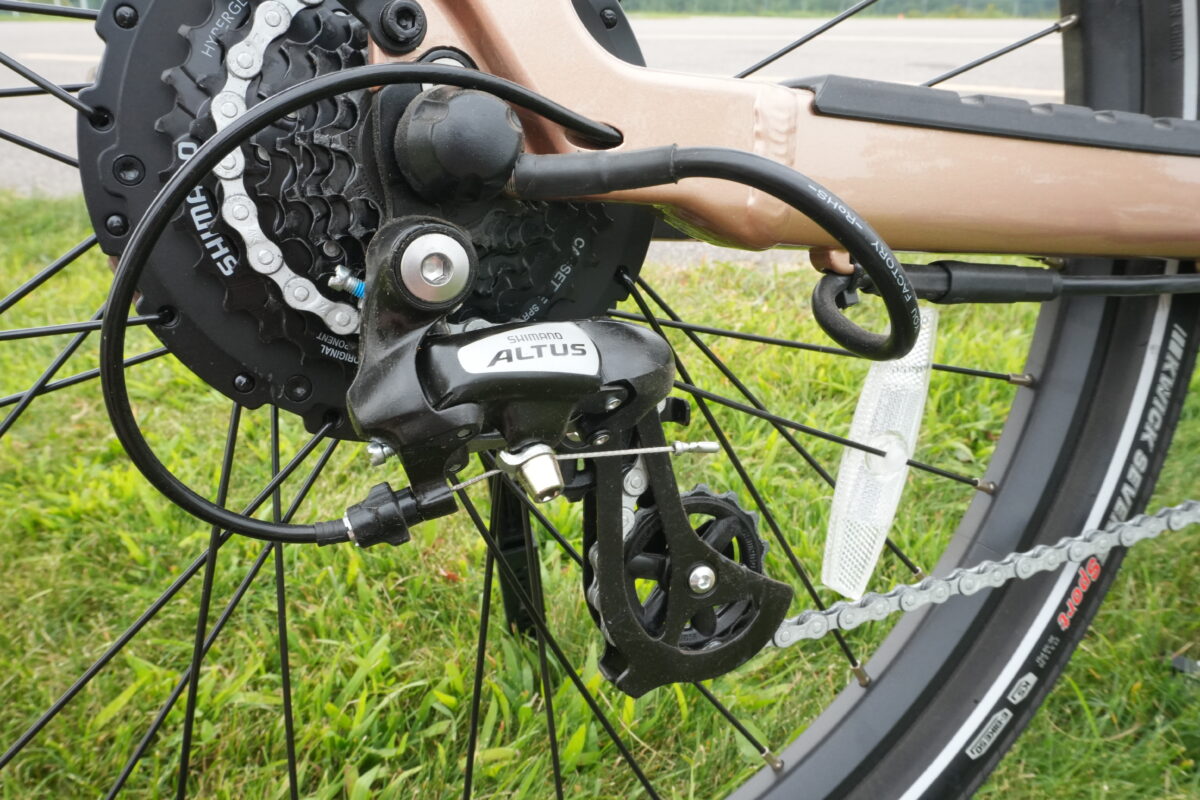 Lectric XPress 500 vs Aventon Level 3: Level 3 Shimano Altus Derailleur