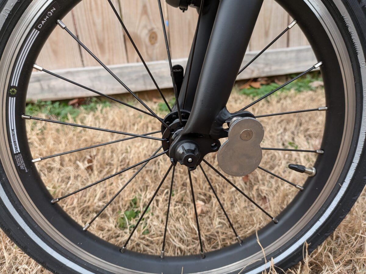 Front Magnetic Folding Latch on the Dahon K-Feather