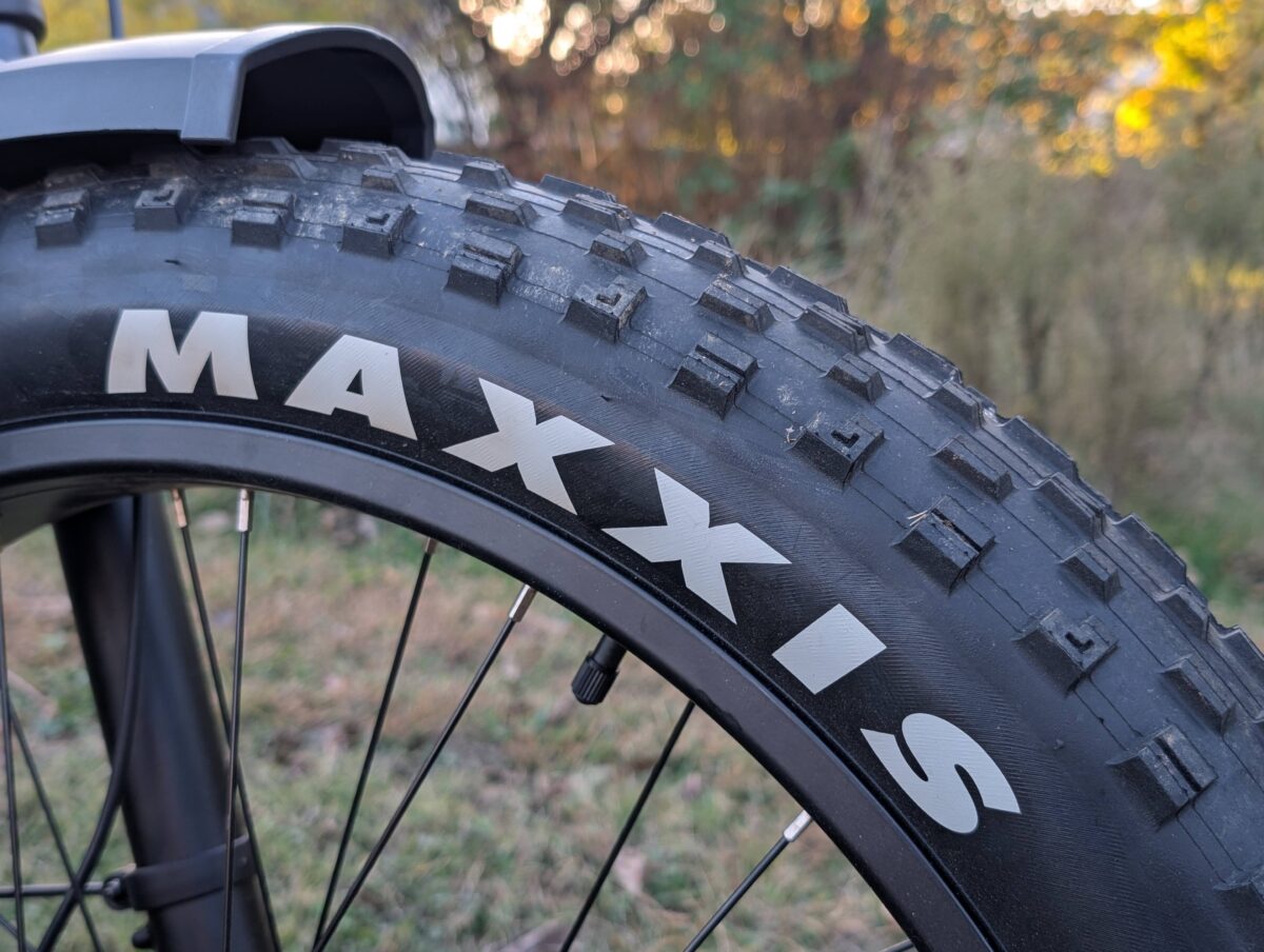 Maxxis Fat Tire on the Himiway D5 2.0