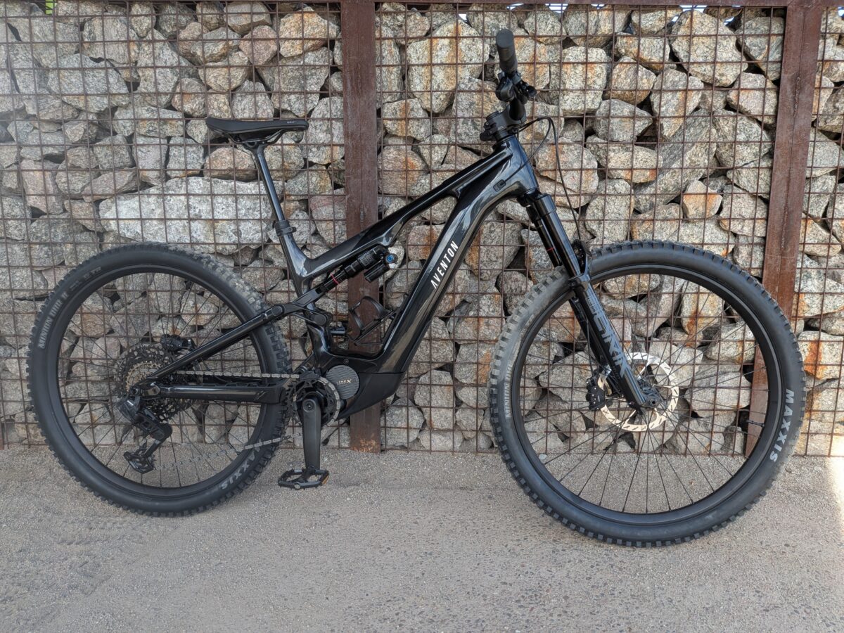 Aventon Current EXP in Midnight Black