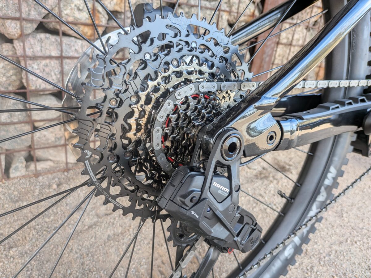 SRAM XS-1270 T-Type 10-52T Cassette
(Aventon Current EXP)
