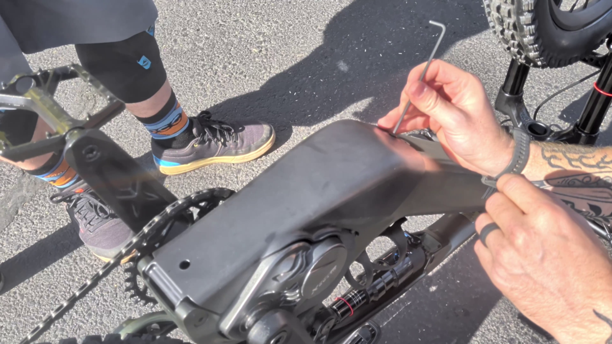 Battery Removal Process on the Aventon Current