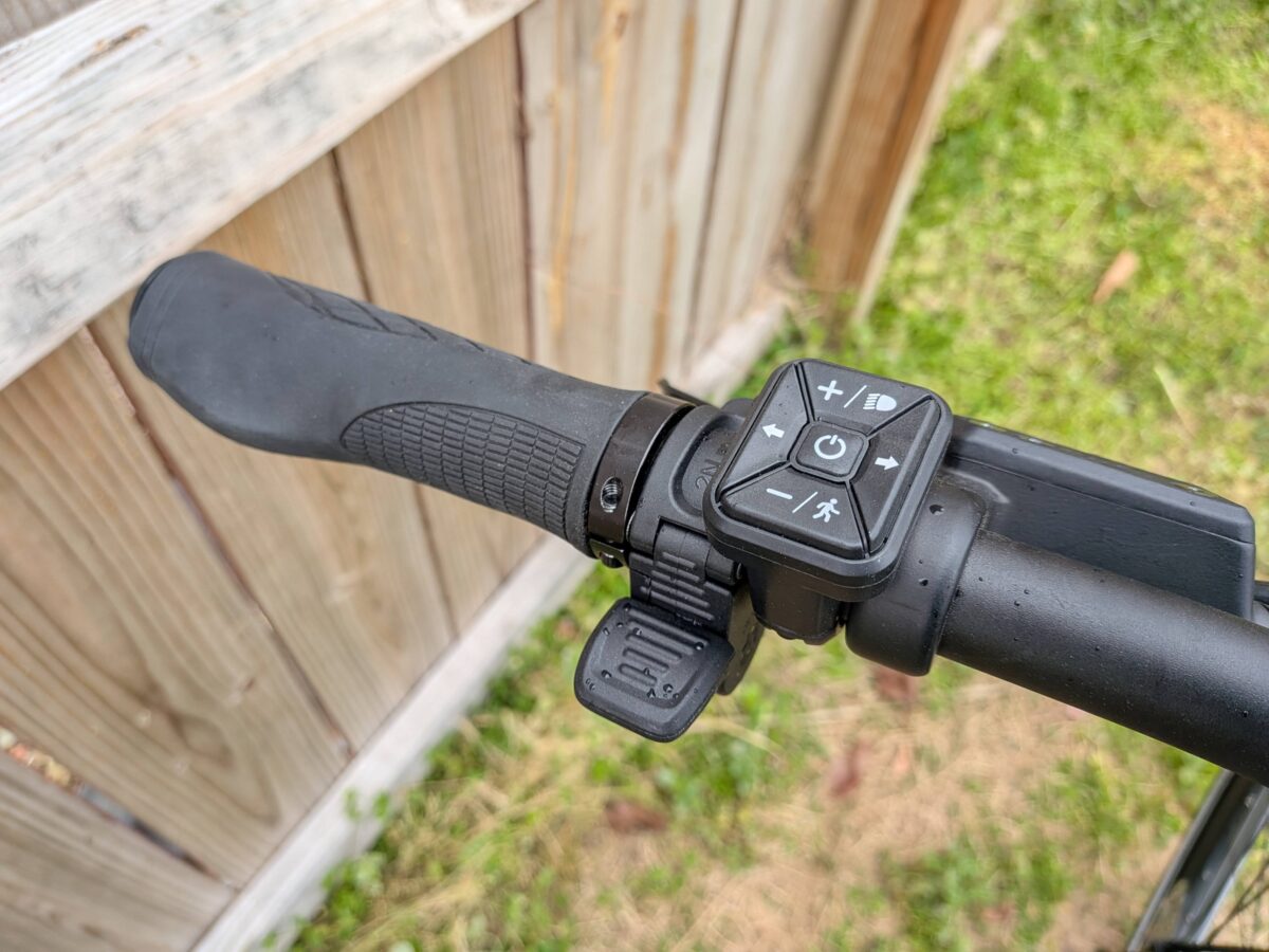 Left-Side Thumb Throttle on the Aventon Level 4 REC