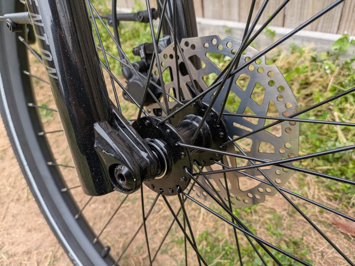 Thru Axle on the Aventon Level 4 REC