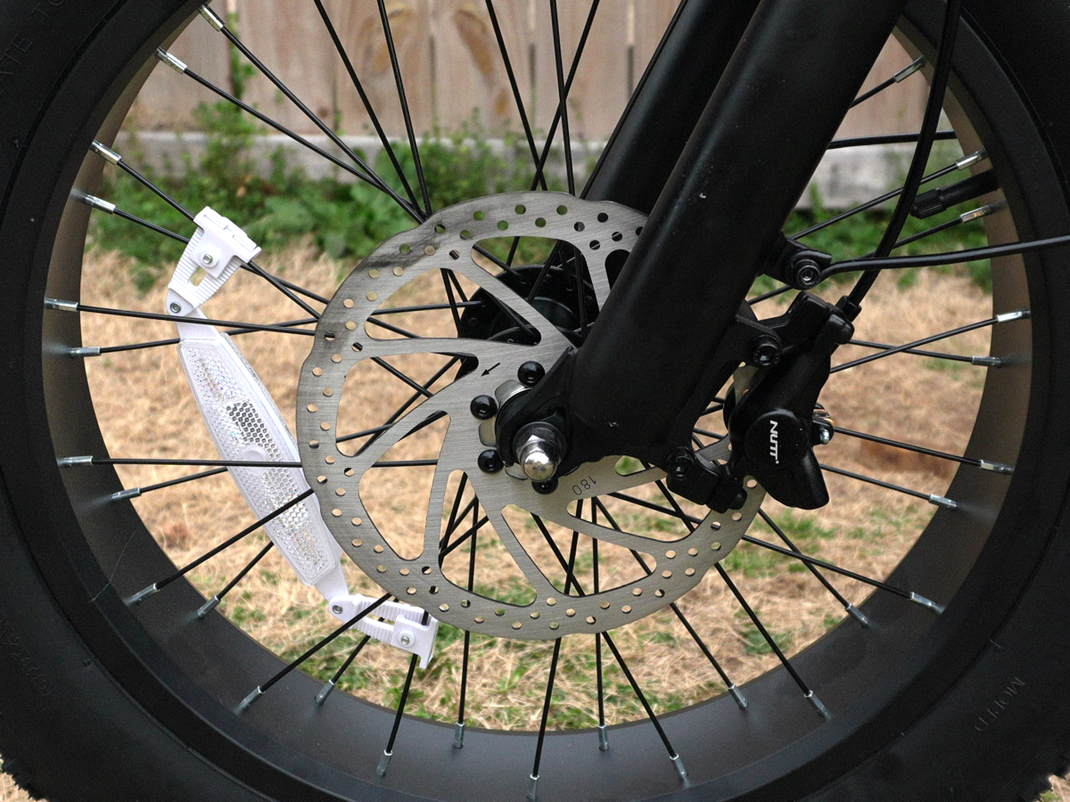 Nutt Branded 2-piston Hydraulic Disc Brakes on the Gotrax Ranger