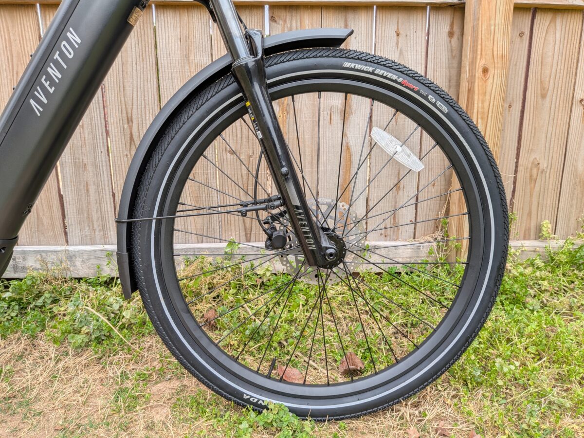 Included Plastic Fenders on the Aventon Level 4 ADV