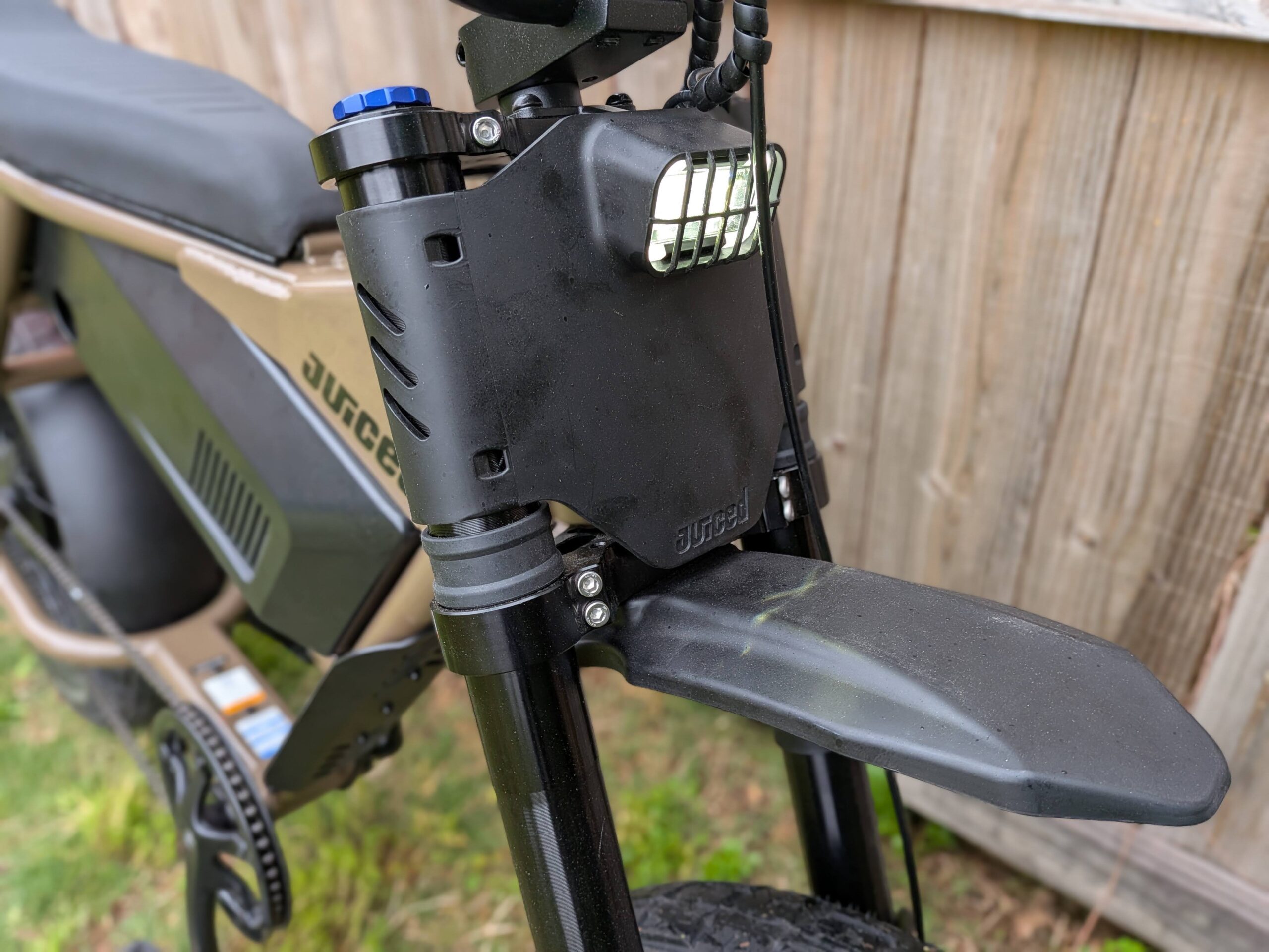 Headlight and headplate on the Juiced Scrambler hardtail