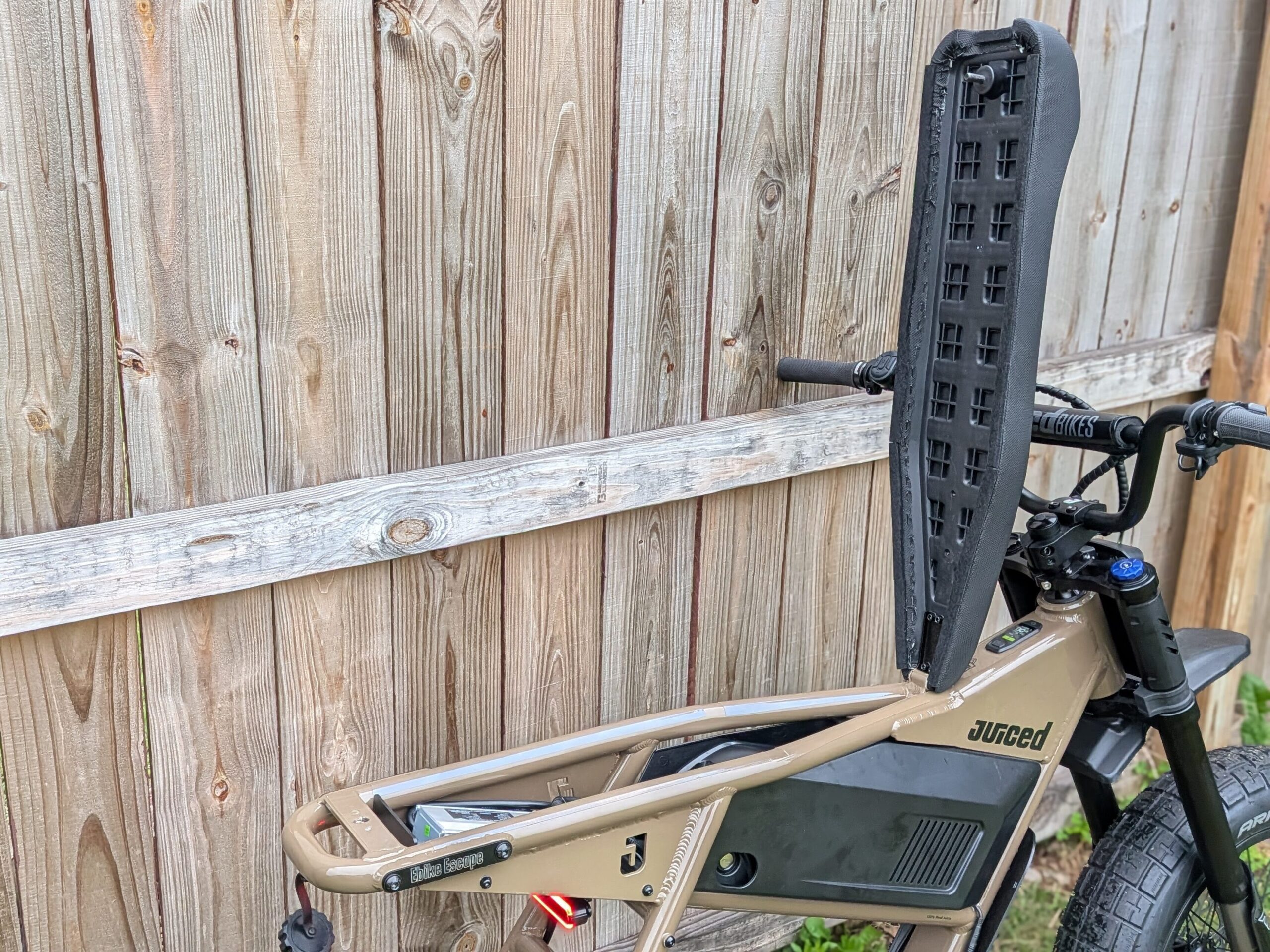 Easy To Access Battery and Controller on the Juiced Scrambler Hardtail