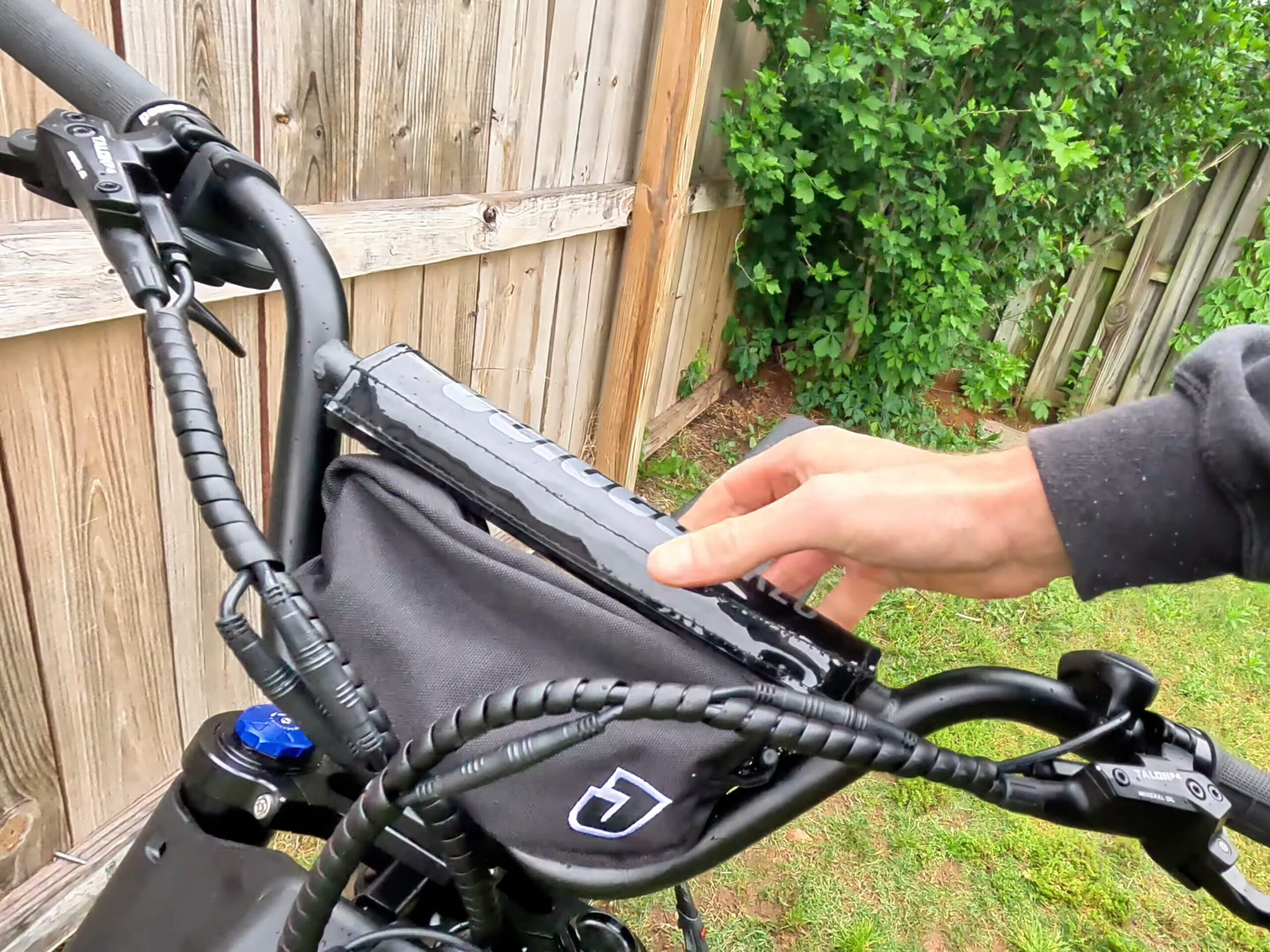 Bar Pad and Handlebar Storage Bag on the Juiced Scrambler Hardtail