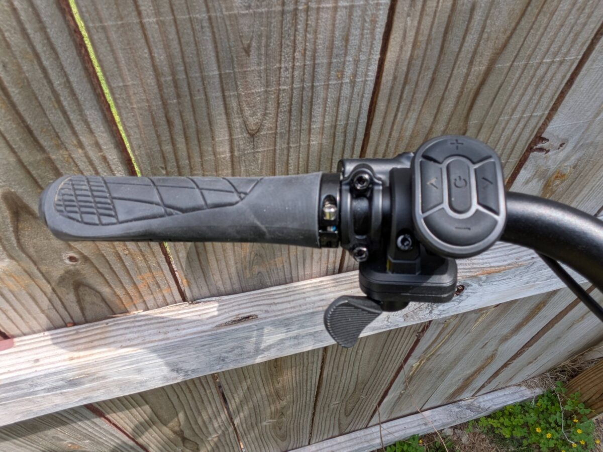 Grips, Throttle, and Control Pad XPress 2