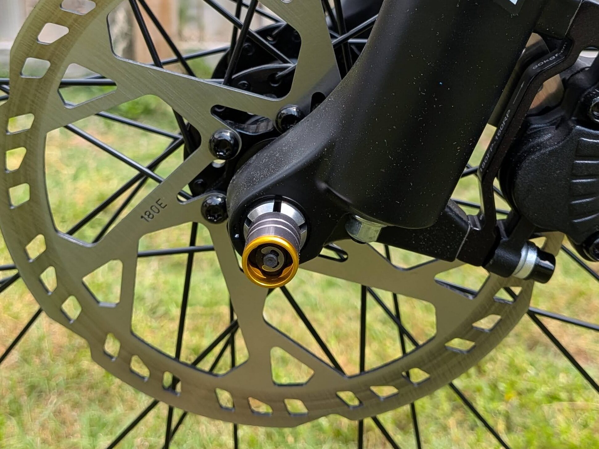 Easy-Release Thru Axle Receiver on the Lectric XPress 2