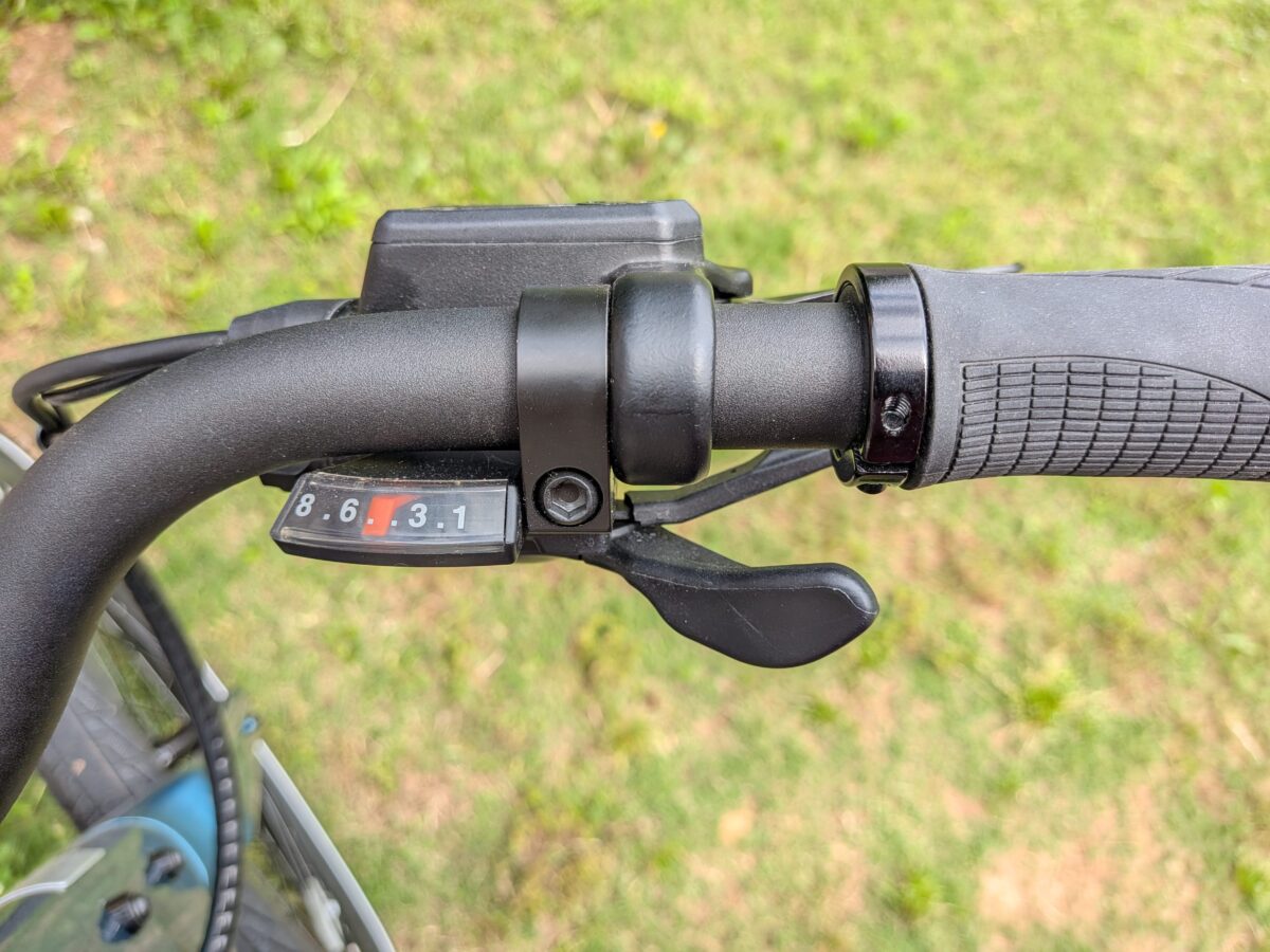 8-speed Shimano Trigger Shifter  Aventon Pace 5 REC