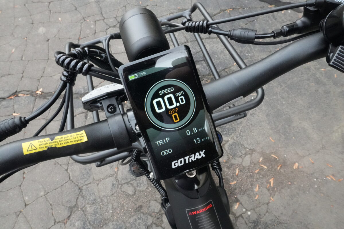 Gotrax Tundra Color TFT-Display