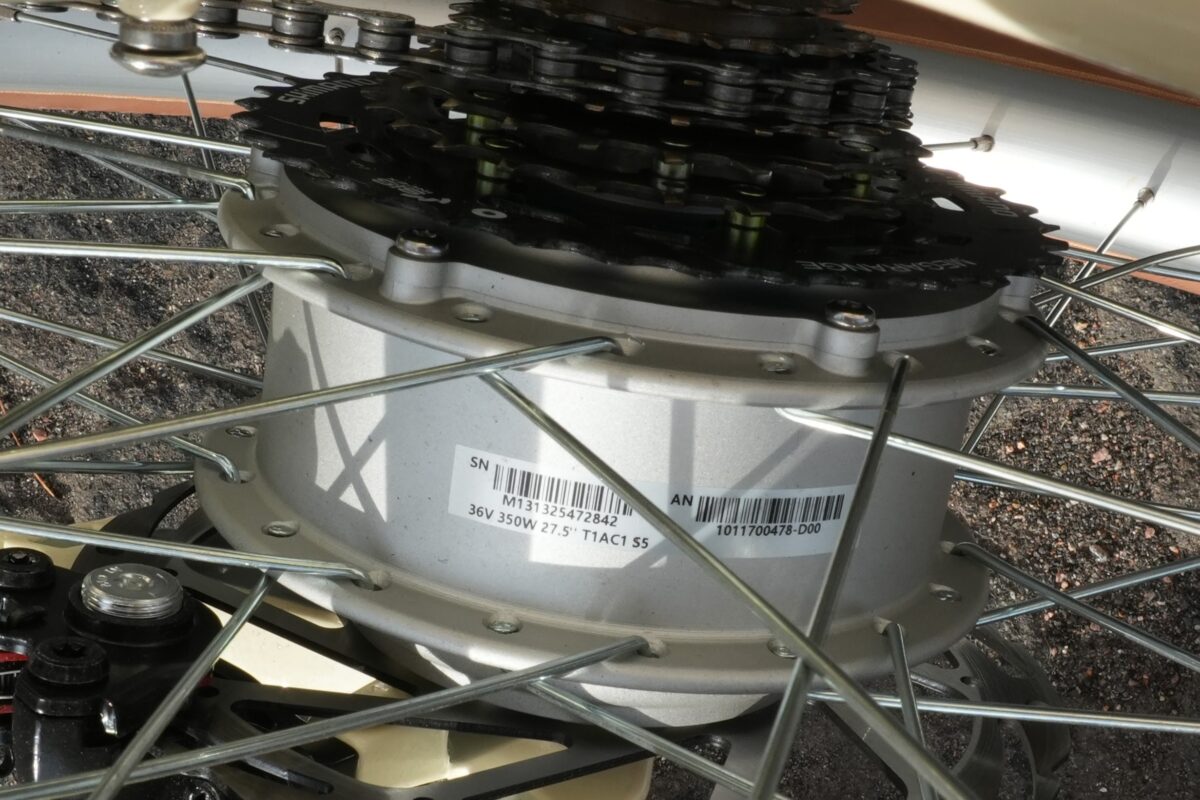 Ananda 36V 350W rear hub motor on Retrospec Beaumont Rev 3, motor label visible