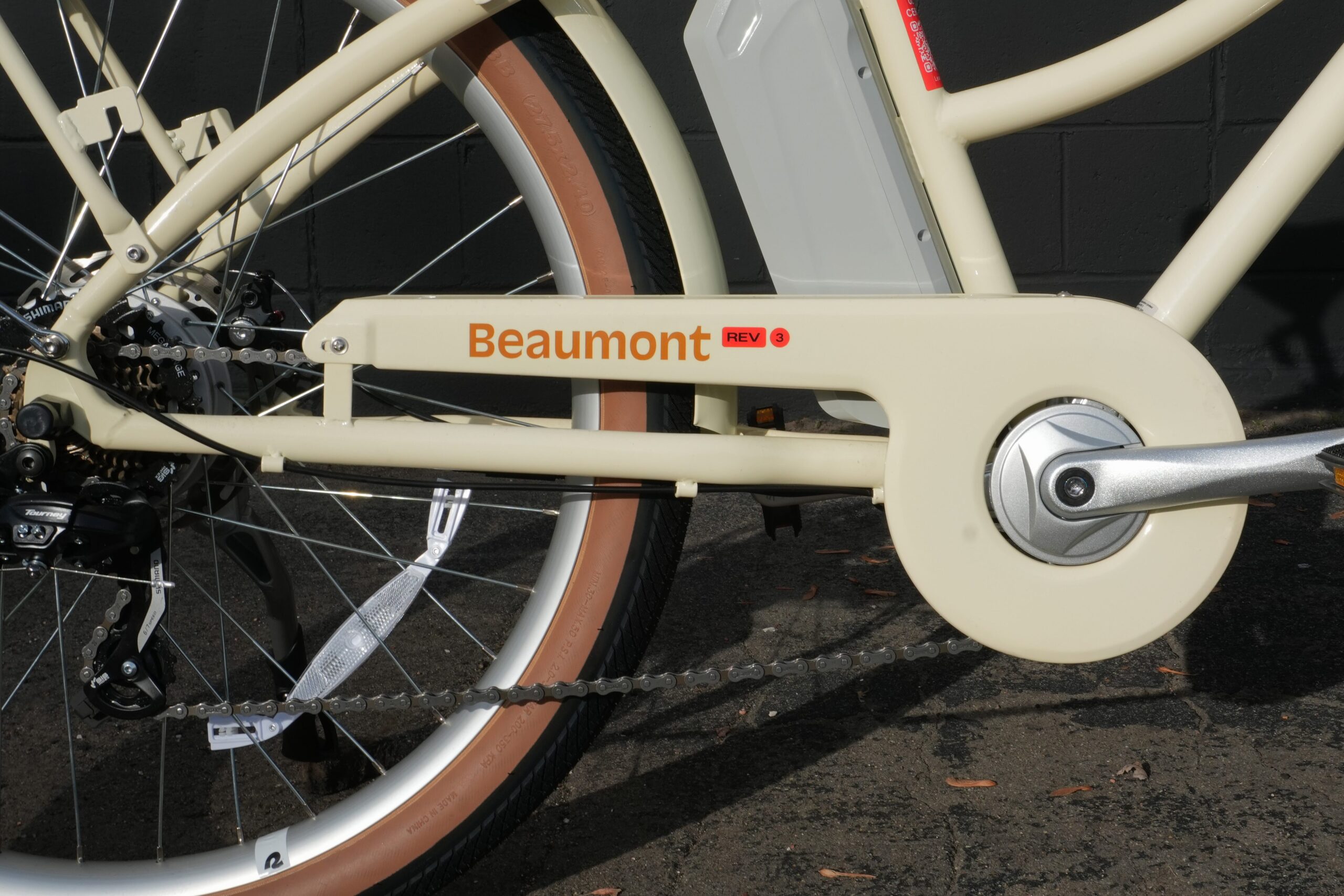 Entry Level 7-Speed Shimano Drivetrain Retrospec Beaumont Rev 3