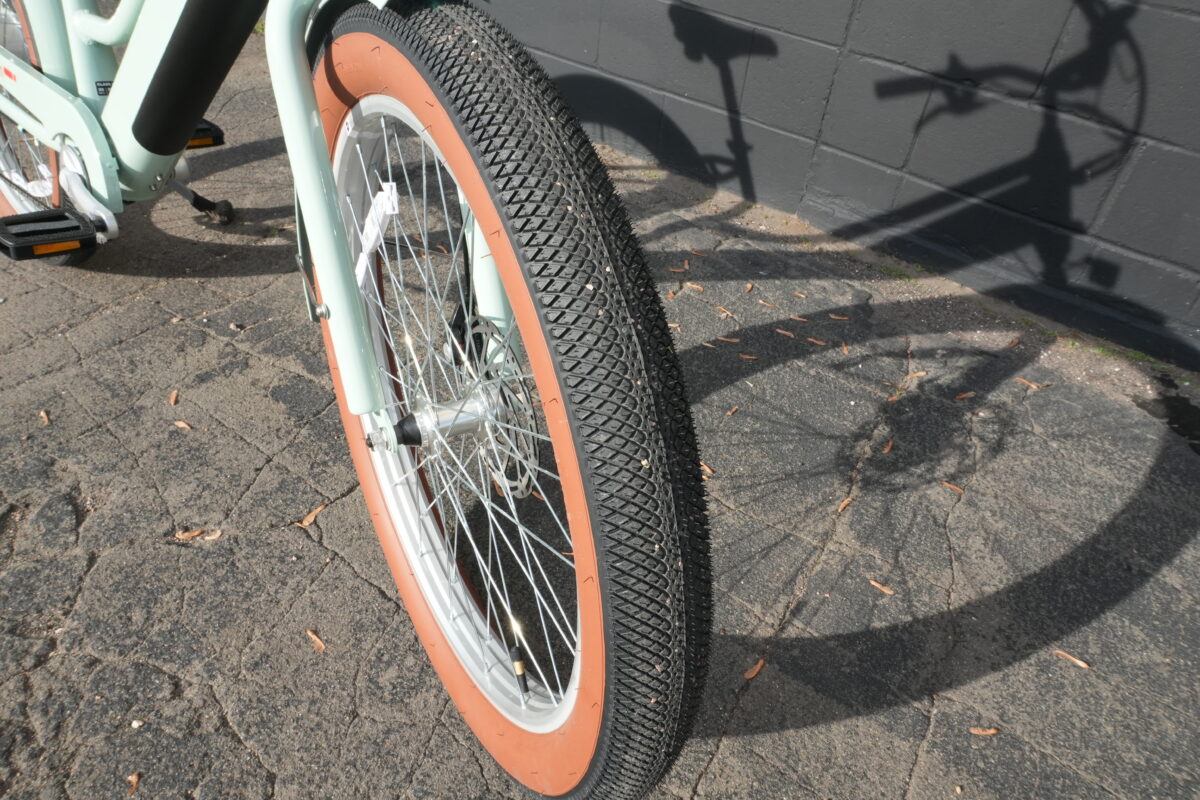 Balloon Tire Tread Retrospec Chatham Rev+ 2