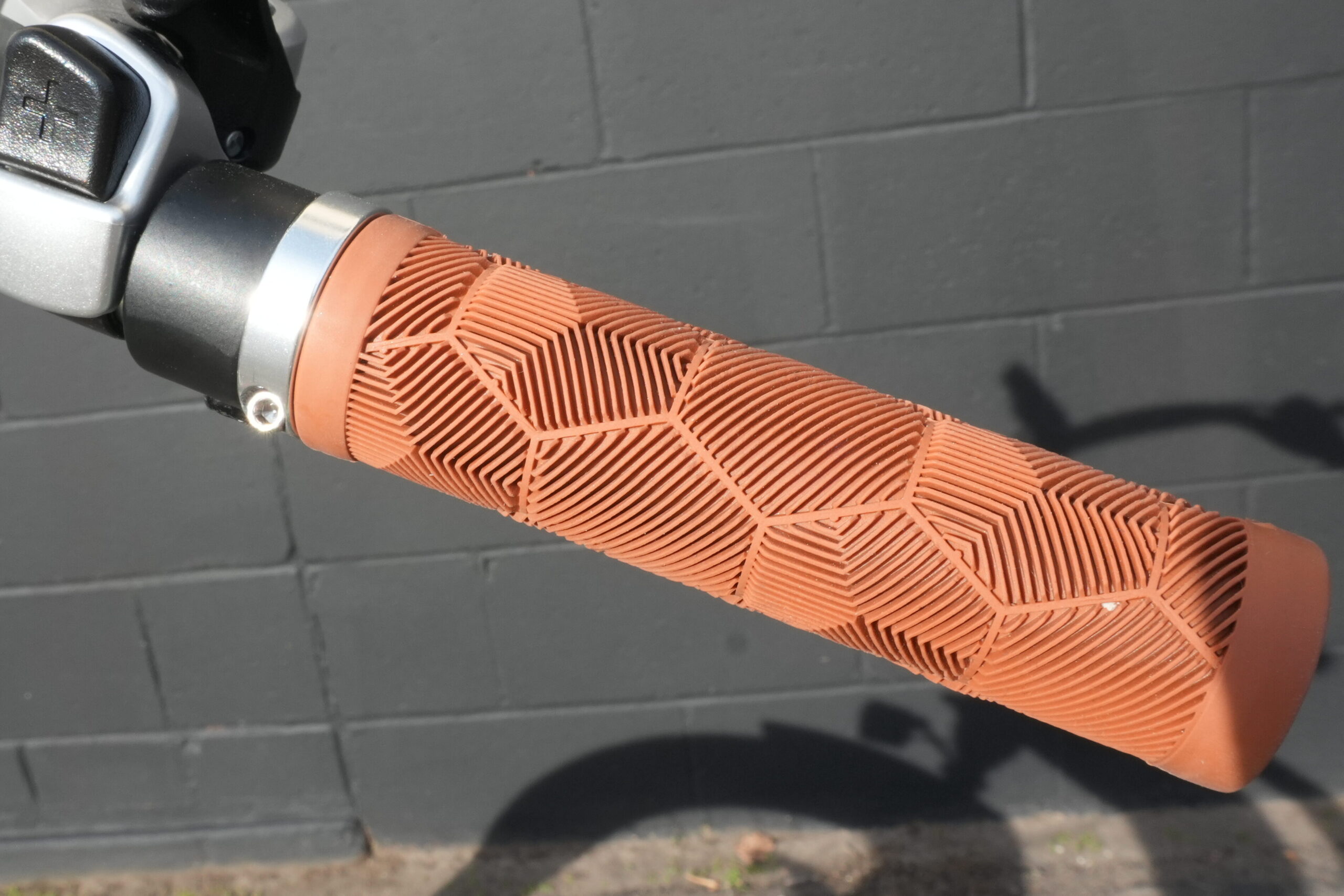 Lock-On Comfort Grips Retrospec Chatham Rev+ 2