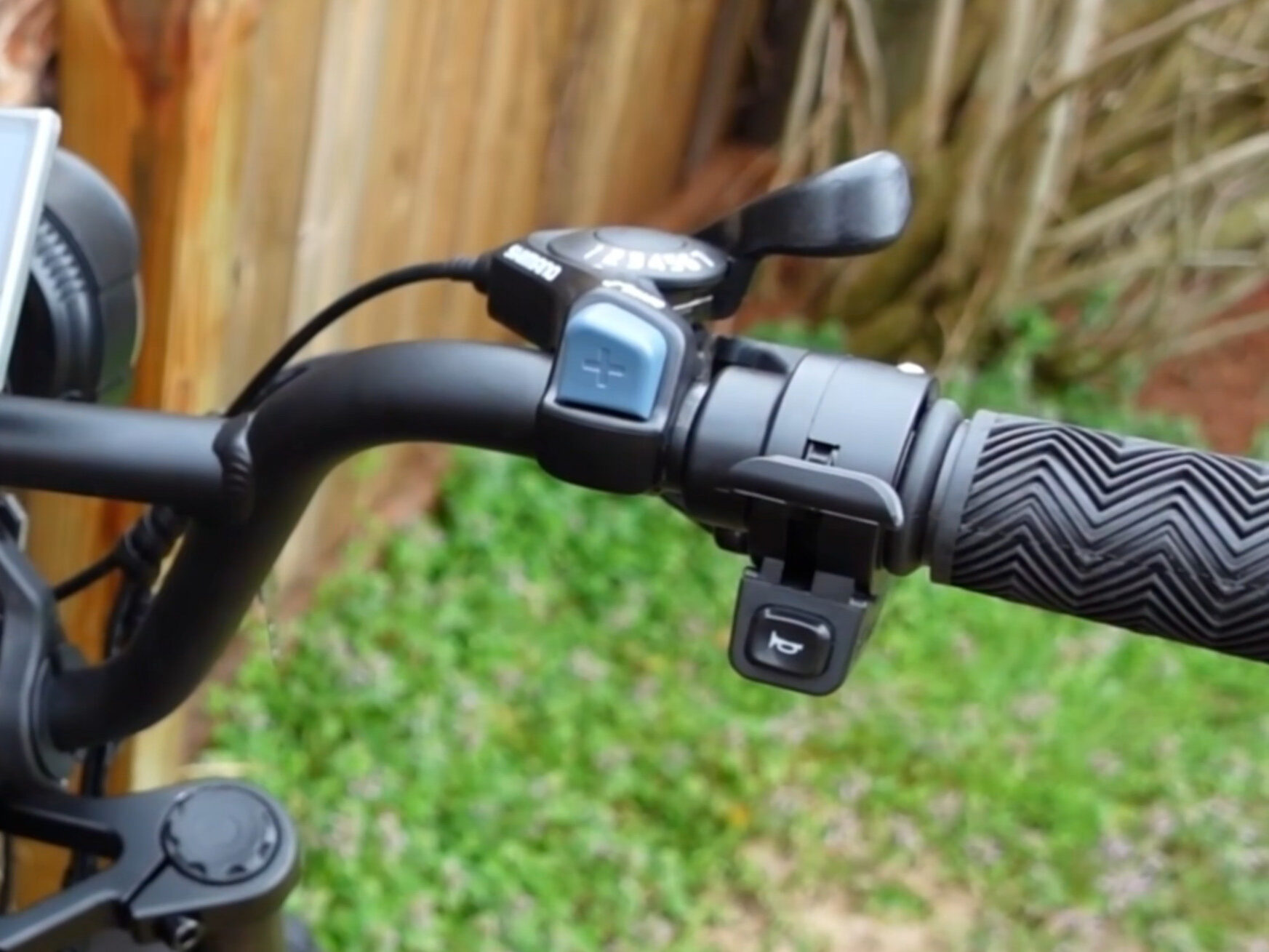 Walmart Concord Voltic BMX-style handlebars and cockpit