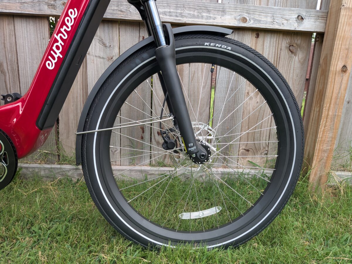 27.5 x 2.4-inch Kenda Kwick Seven-5 tire on the Euphree City Robin 3