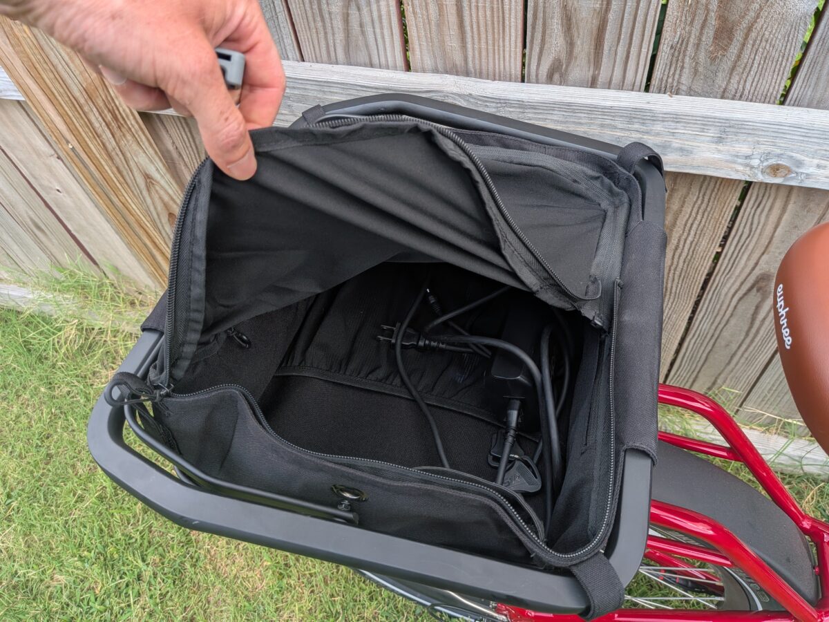 Optional rear basket with open liner on the Euphree City Robin 3