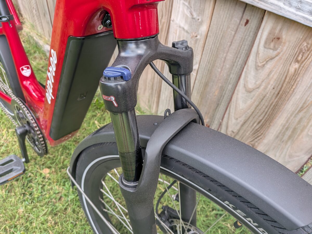 SR Suntour fork stanchions and lockout on the Euphree City Robin 3