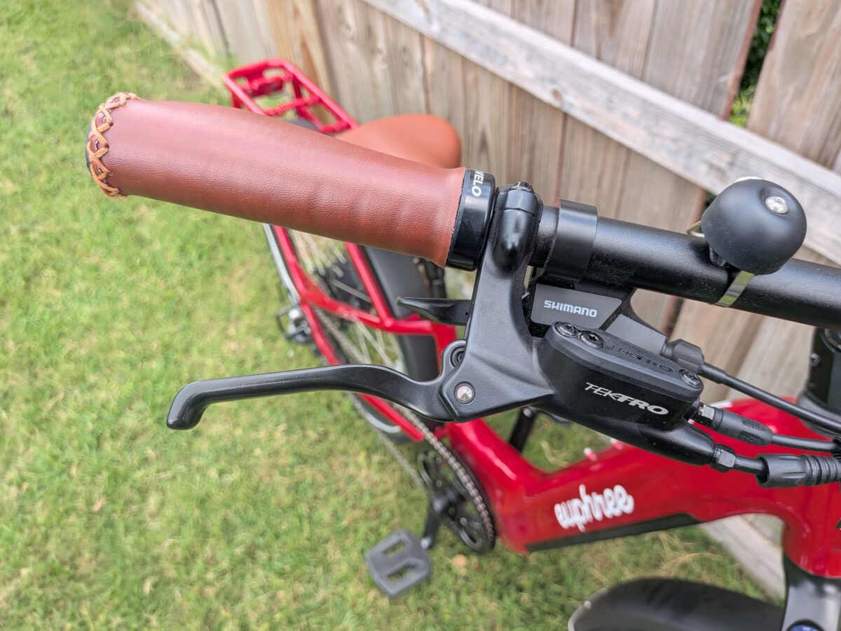 Tektro brake lever with motor cutoff on the Euphree City Robin 3