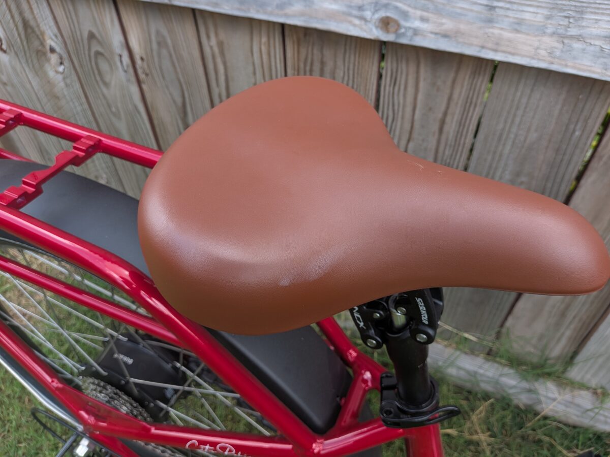 Velo Plush saddle on the Euphree City Robin 3