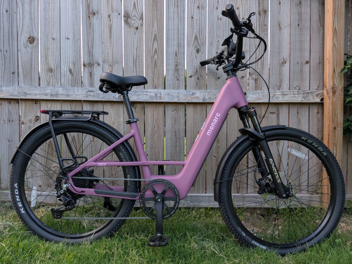 Side profile of the Monarc Tracer step-thru ebike
