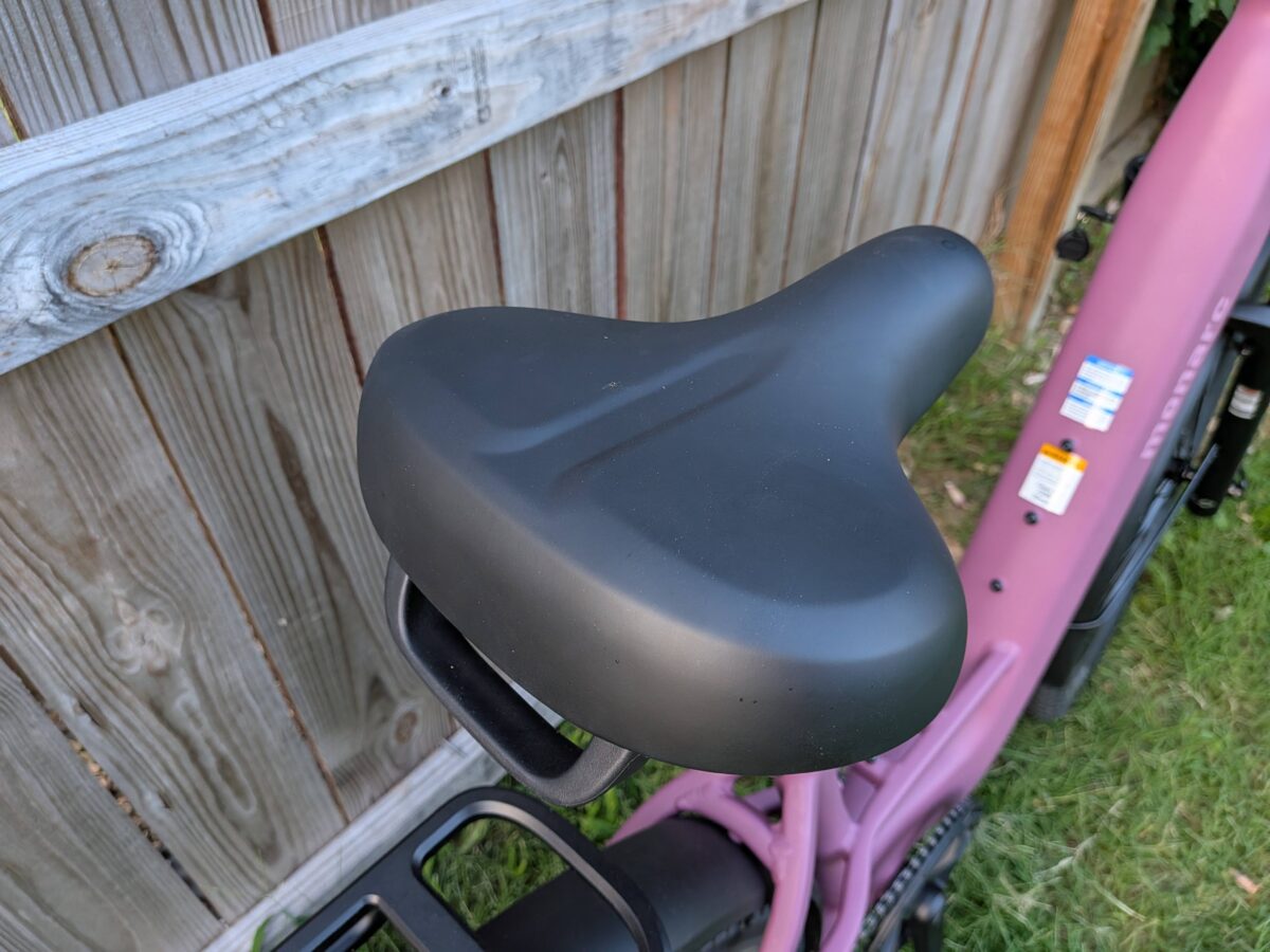 Comfort saddle with an integrated grab handle on the Monarc Tracer