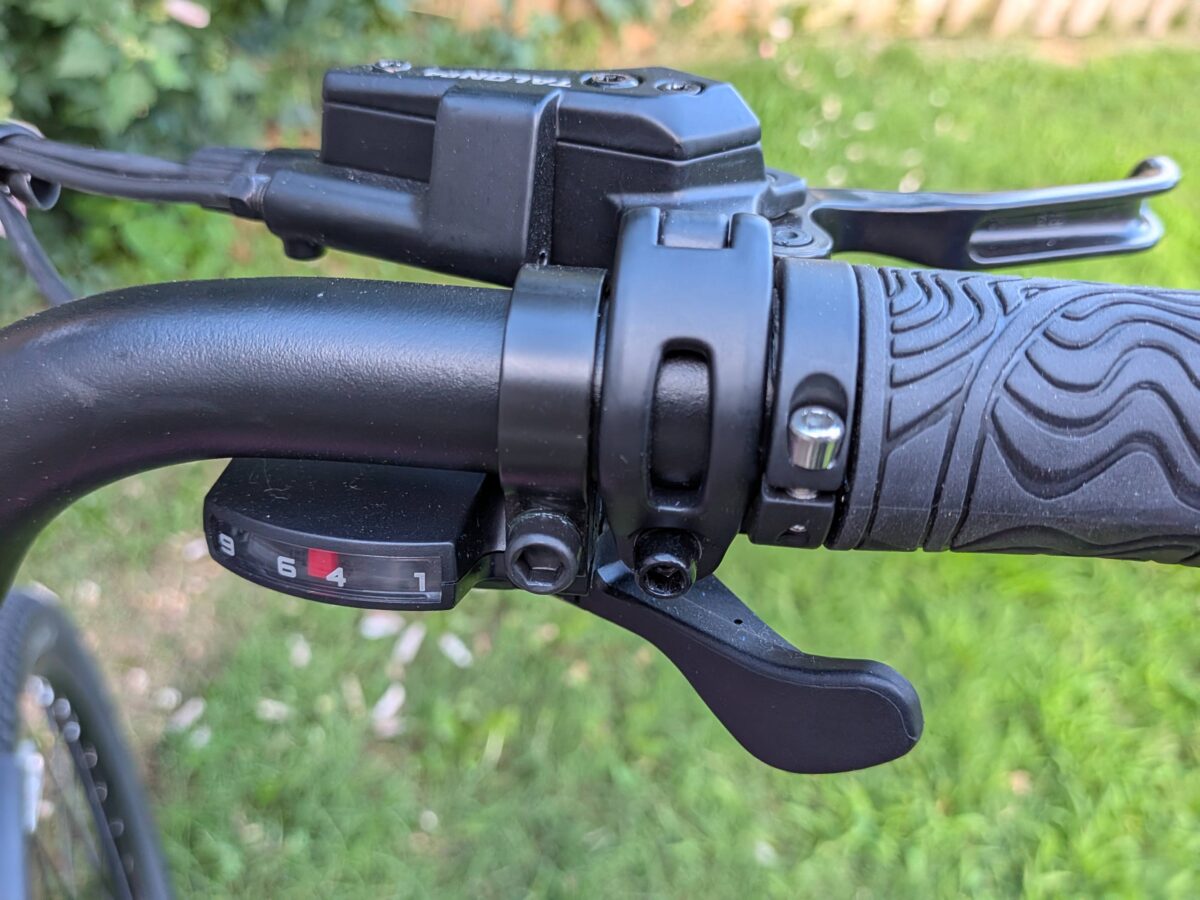 Shimano Cues trigger shifter on the Monarc Tracer handlebar