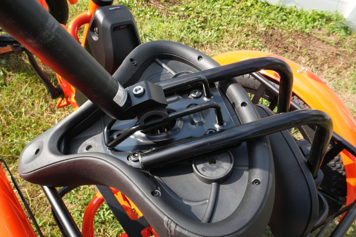 Underside of the Mooncool TK2 comfort saddle showing rails and clamp