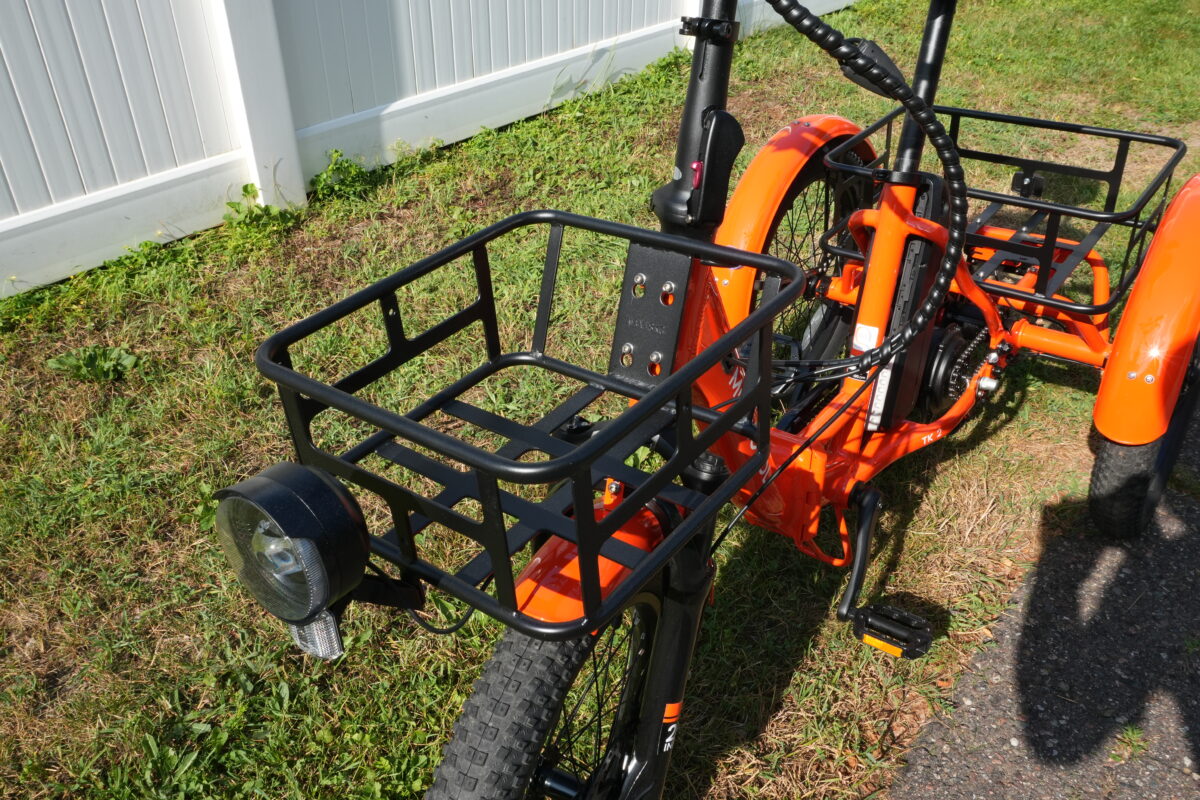 Mooncool TK2 front basket mounted above the front wheel