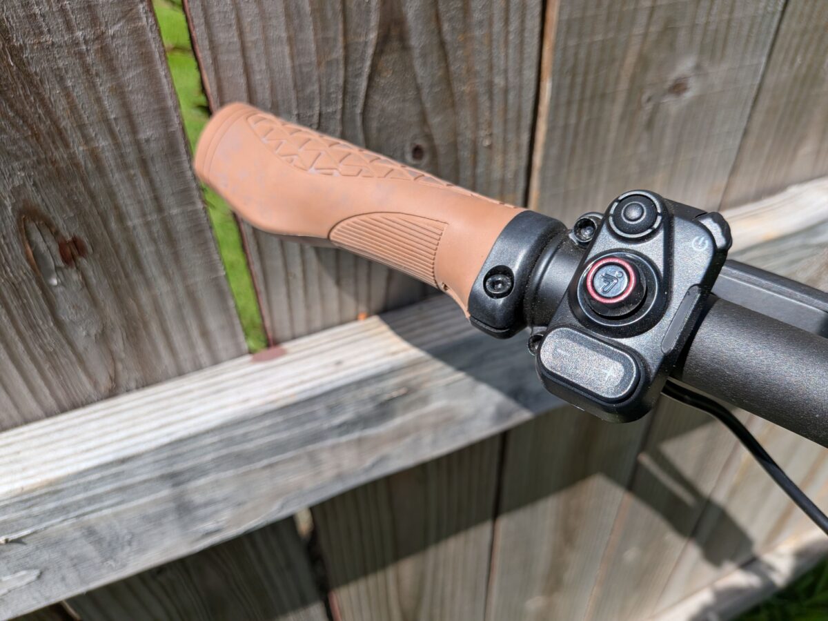Handlebar mounted control pad for the Segway MUXI.