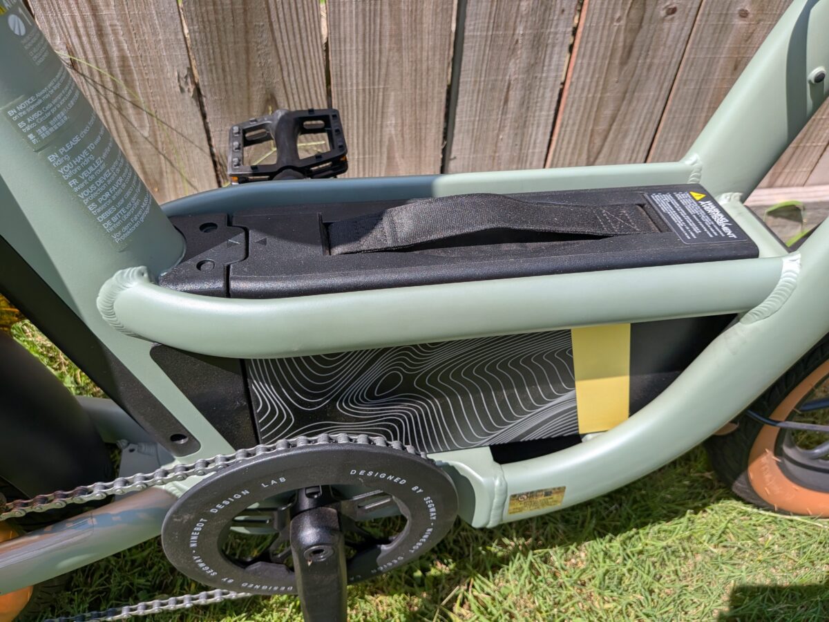Top view of the Segway MUXI battery featuring a grab handle.