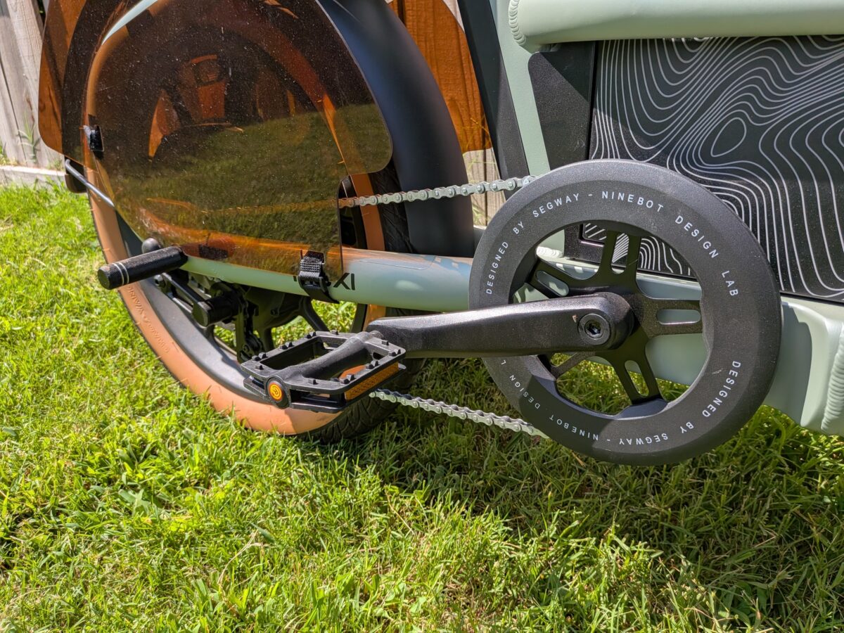 The 48T chainring and 13T rear cog of the MUXI's single speed drivetrain.