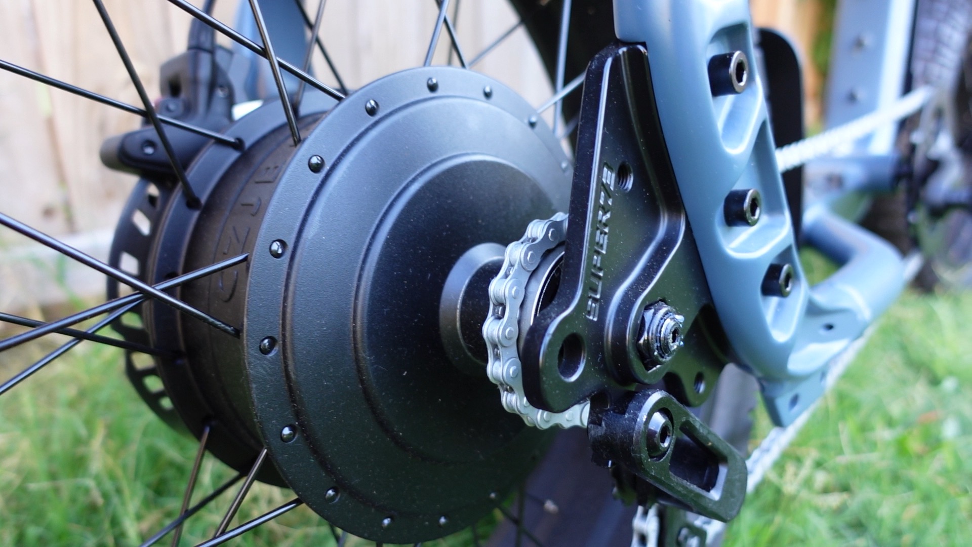 Rear hub motor on the SUPER73-B1G