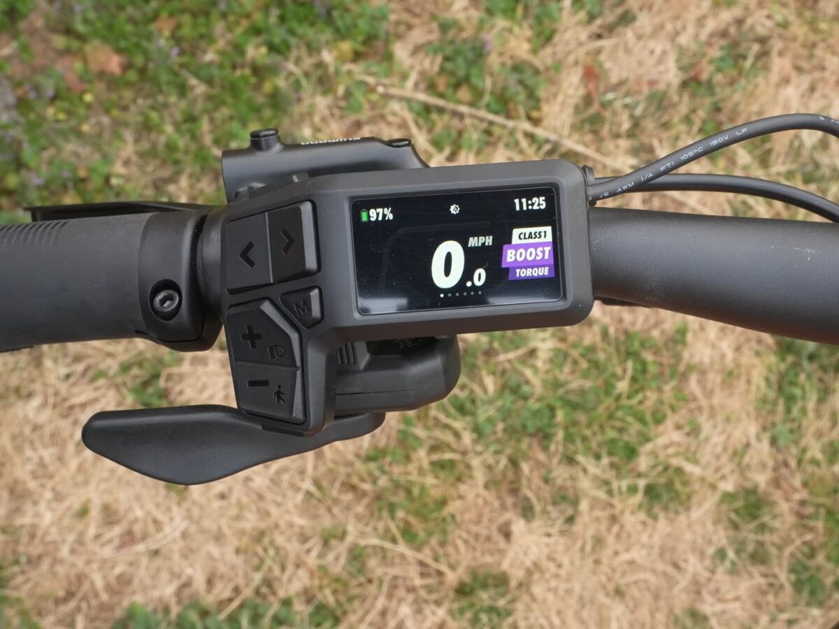 Left mounted color display on the Velotric Tempo