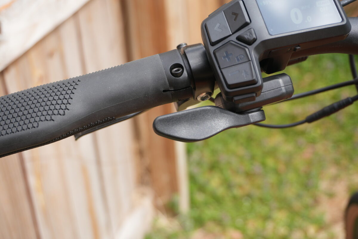 Left side thumb throttle on the Velotric Tempo