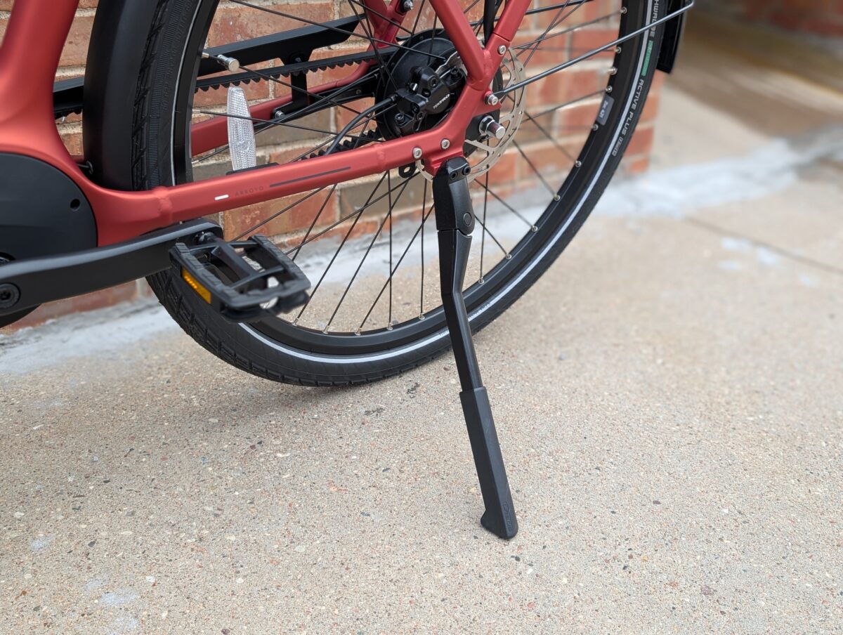 Rear-mounted adjustable kickstand on the Gazelle Arroyo C380 Elite