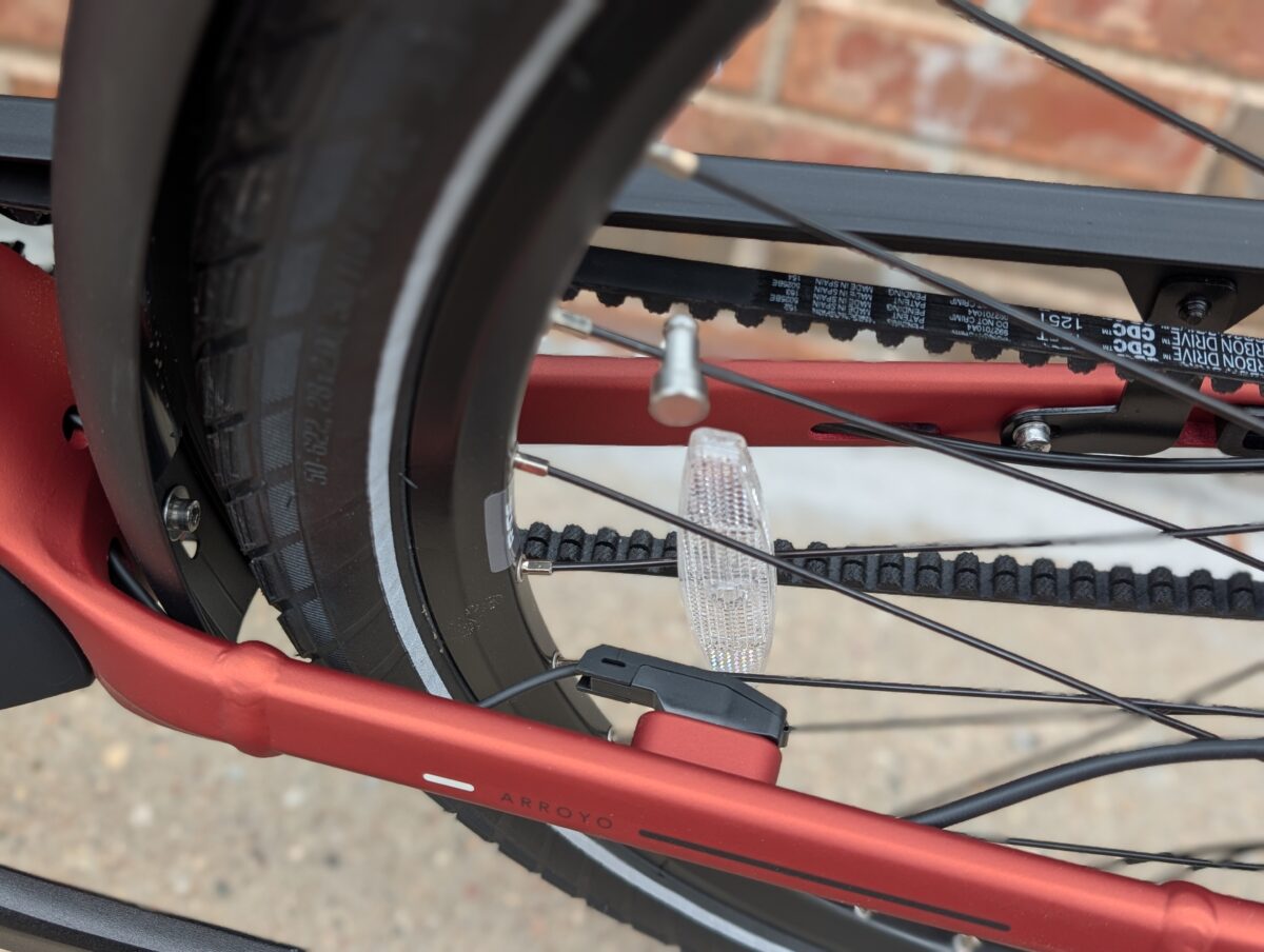 Rear wheel speed sensor on the Gazelle Arroyo C380 Elite