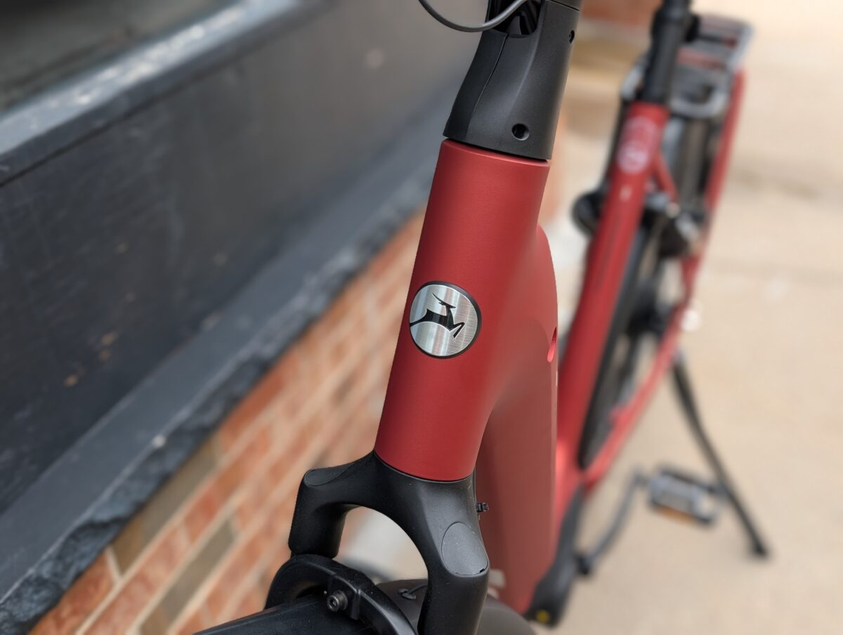 Gazelle crest badge on the frame of the Gazelle Arroyo C380 Elite