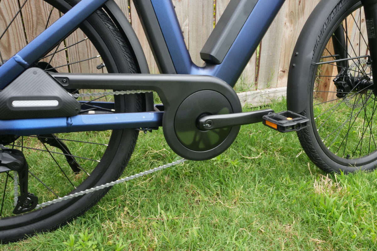 Full chain guard covering the chainring on the Segway Myon.