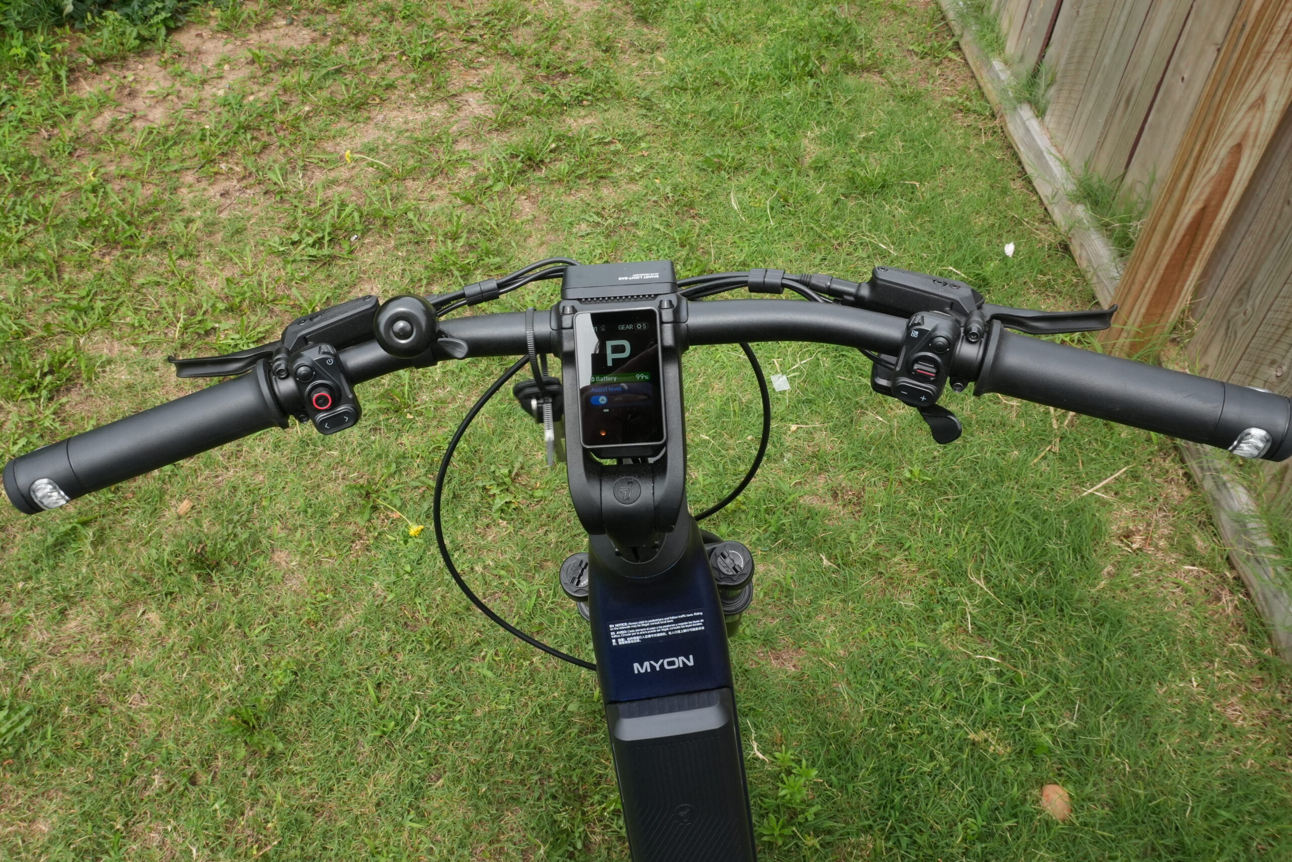 Cockpit and color display of the Segway Myon.