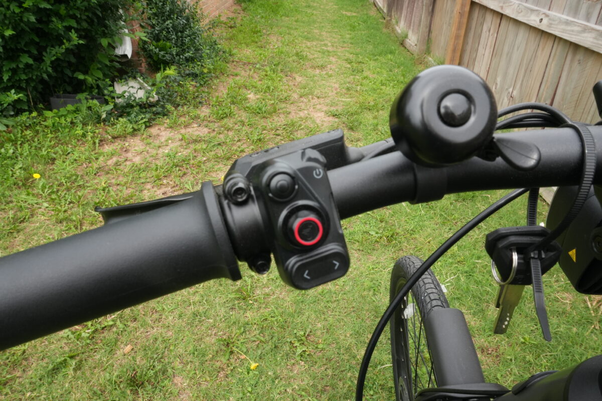 Left control pad with turn signal buttons on the Segway Myon.